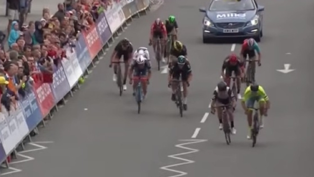 Il sorpasso di Blythe su Cavendish.