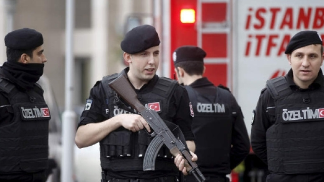 Aeroporto di Istanbul: esplodono tre bombe