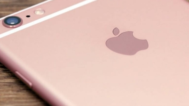 Apple iPhone 7, niente colore Deep Blue: &egrave; un'altra variante di Grigio Siderale