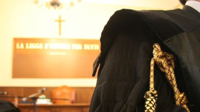 Avvocati: sconto non valido se praticato via e-mail.