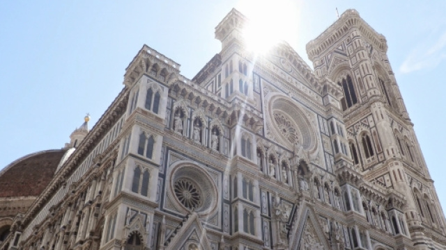 Sui social il NO al McDonald's in Piazza Duomo a Firenze