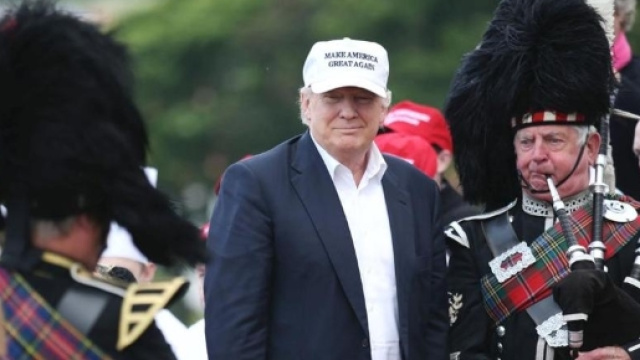 Trump in Scozia esulta: &ldquo;Questo voto &egrave; solo l'inizio. I popoli ... - lastampa.it