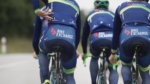 La Orica Bike Exchange passa al blu