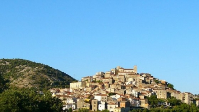 Nelle immagini una panoramica del borgo cilentano, situato in provincia di Salerno.