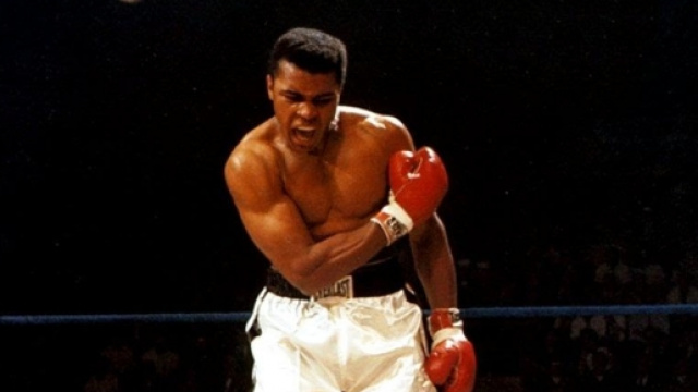 Muhammad Ali: il pi&ugrave; grande si &egrave; spento a 74 anni