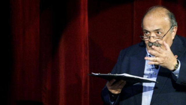 Replica Maurizio Costanzo show 5 giugno