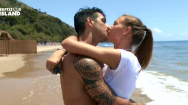 Tara e Cristian durante il reality Temptation Island