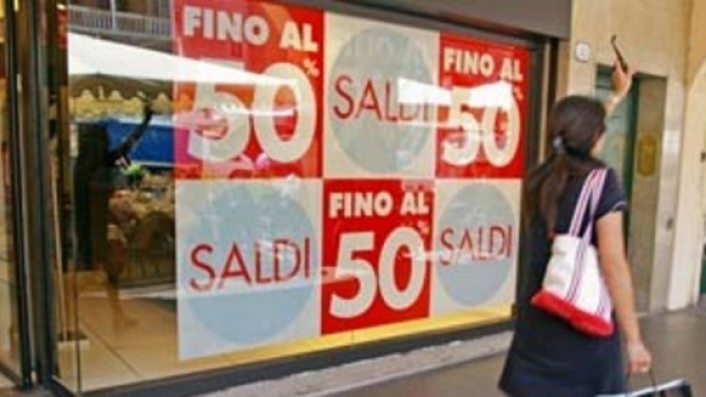 Saldi estivi: ecco quando cominciano a Napoli, Milano e Torino.