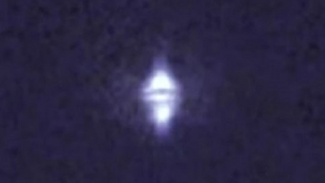 Ufo a forma di Diamante luminoso avvistato in Texas