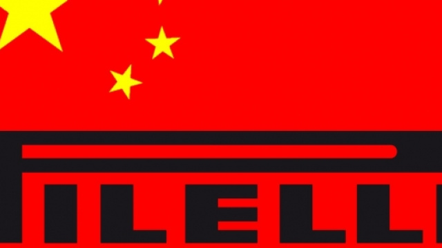 Un'immagine satirica divenuta virale sui social network dopo l'acquisizione di Pirelli da parte dei cinesi