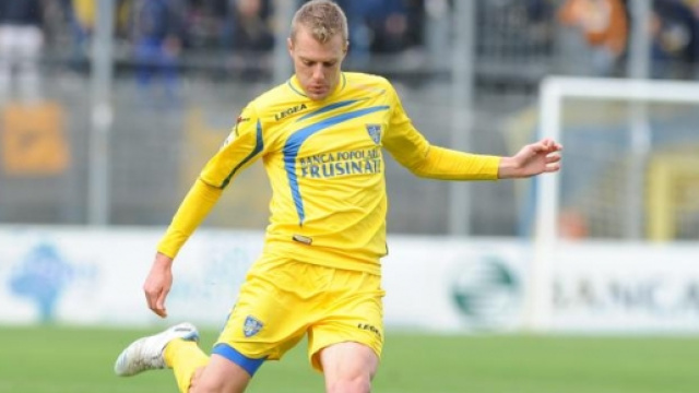 Il difensore del Frosinone, Matteo Ciofani.