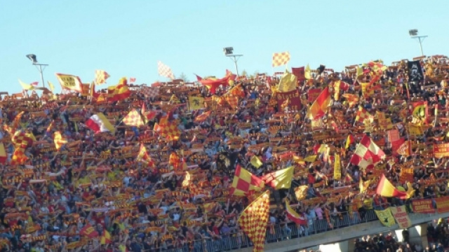 I tifosi giallorossi attendono l'ufficialit&agrave; di ds ed allenatore.