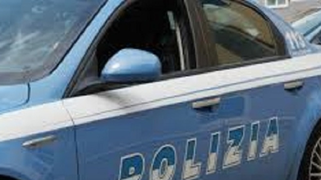 Cosenza: 40 enne ferisce figlio a colpi di martello