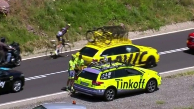 Contador si ferma a 100 km dall'arrivo