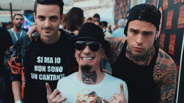 Fabio Rovazzi con Fedez e J-Ax