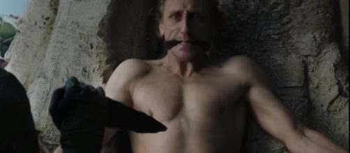 Game of Thrones: the creation of a White Walker. Screencap: Game of Thrones Updates via YouTube