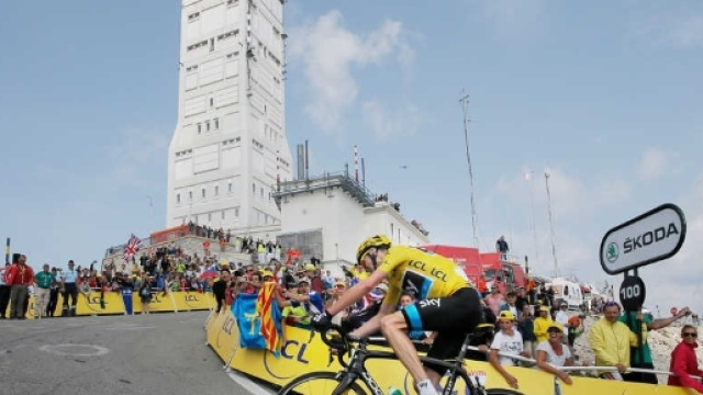 Chris Froome vittorioso sul Mont Ventoux tre anni fa
