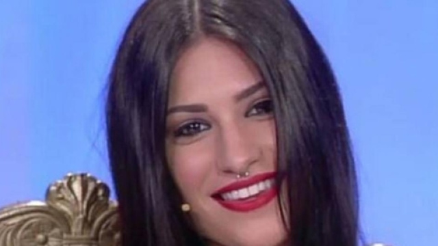 Ludovica Valli: chirurgia plastica al seno? - meltybuzz.it