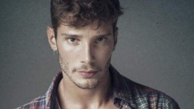 Stefano De Martino riparte dopo il lutto: una scelta che piace