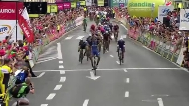 La vittoria di Davide Martinelli