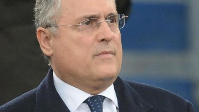 Lotito ha attaccato Sabatini e Veron per il mancato accordo tra Bielsa e la Lazio.