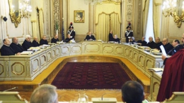 Ultime notizie scuola, mercoled&igrave; 13 luglio 2016: Corte Costituzionale boccia reiterazione supplenze