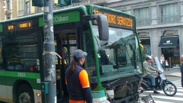Incidente autobus - pullman piazza Cadorna Milano, le foto di un ... - cronacamilano.it