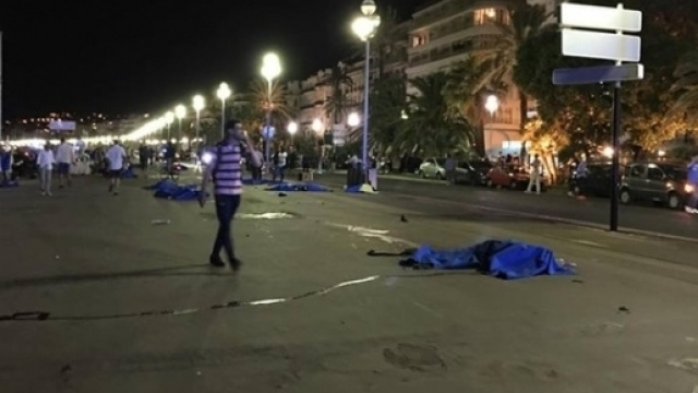 Le immagini dell'attentato di Nizza