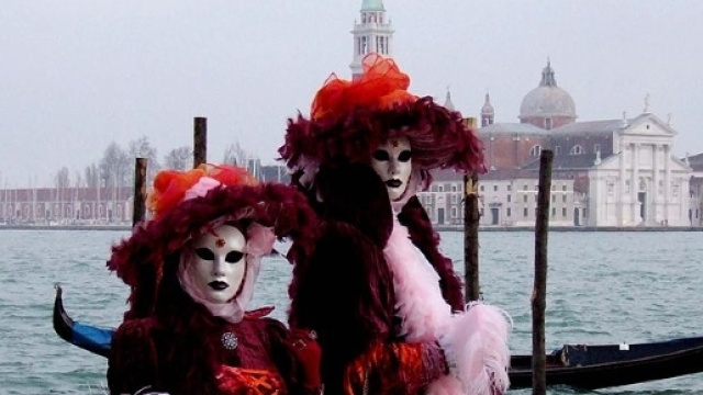 Motori ibridi a Venezia per i taxi acquei per salvaguardare l'ambiente e la salute