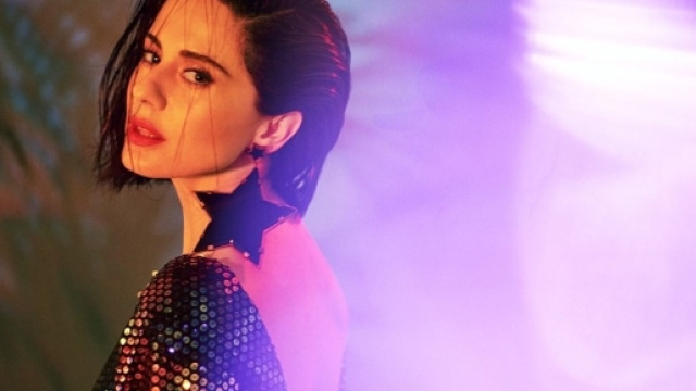 Paola Iezzi presenta singolo "Lovenight"