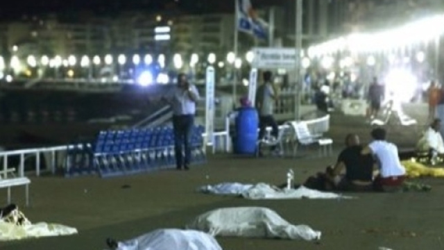 Attentato a Nizza, camion piomba sulla folla: almeno 76 morti ... - palermomania.it