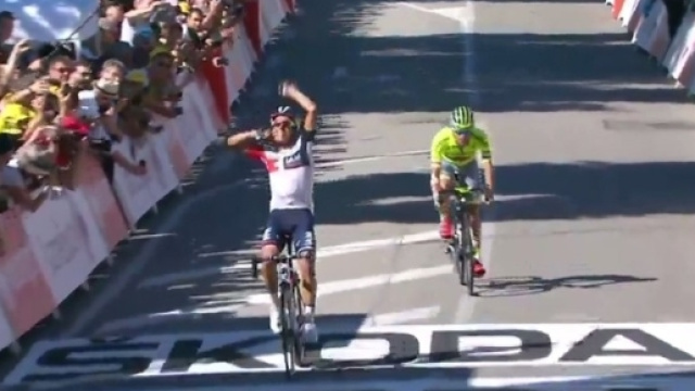 La volata di Jarlinson Pantano su Rafal Majka