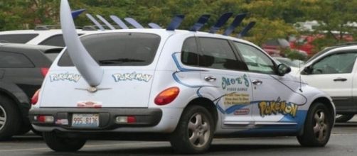 Carro Pok&eacute;mon Go para ca&ccedil;ar pok&eacute;mons
