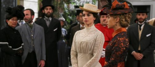 Cayetana y Teresa encabezan la comitiva /Tve1