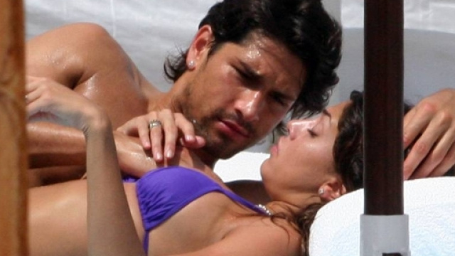 Belen e Borriello non si nascondo pi&ugrave;: lo scatto li incastra