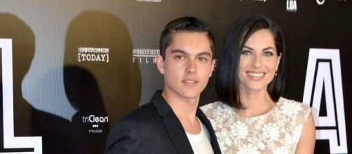 B&aacute;rbara Mori, a Rubi, chama seu filho de beb&ecirc; e &eacute; criticada