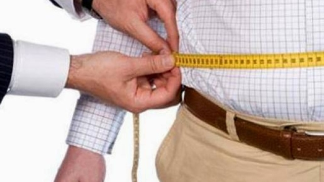 Contrastare il grasso addominale per prevenire e curare la psoriasi.