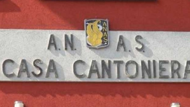 Foto di una casa cantoniera dell'ANAS