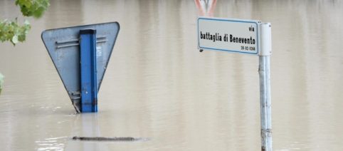 Insidie stradali: valida la testimonianza di un parente non indicato nell'atto?