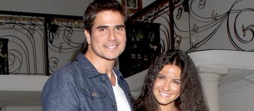 Paulo (Daniel Arenas) e Esmeralda (Maite Perroni)