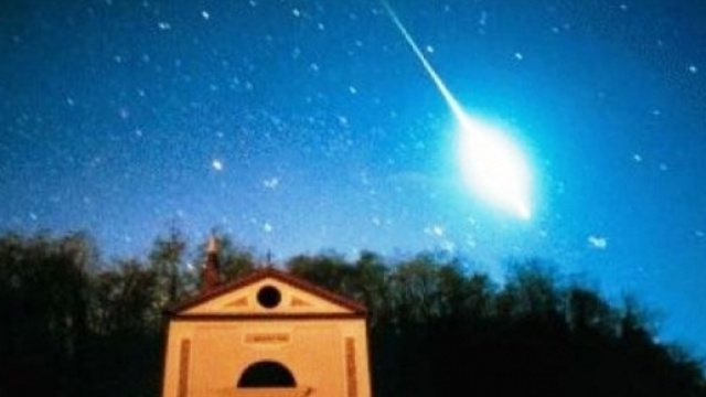 Enorme palla di fuoco sui cieli del Sud: cielo illuminato a giorno ... - sott.net