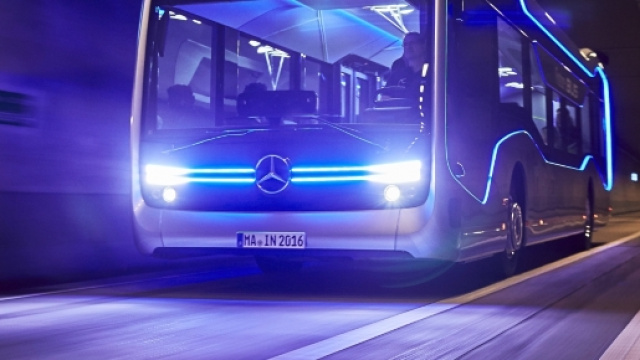 FutureBus, il primo autobus che si guida da solo.