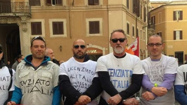 I lavoratori della Sistemi Informativi protestano di fronte a Montecitorio per mettere in luce la looro situazione
