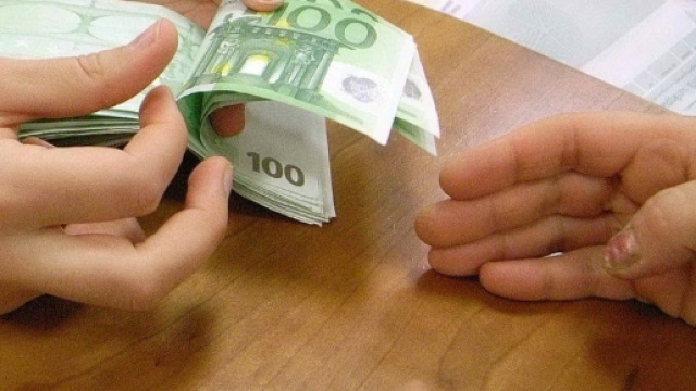 Lo scambio di denaro sarebbe avvenuto negli uffici di via Dante a Sassari.