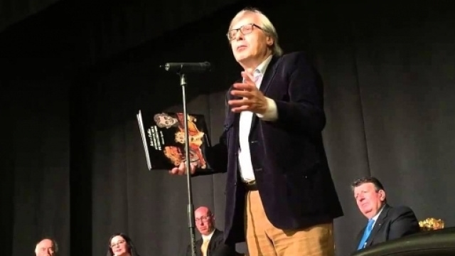 Vittorio Sgarbi presenta la sua figlia segreta: Alba