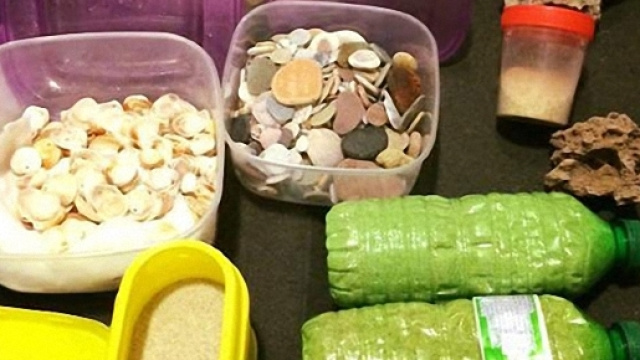 Negli scali sardi i sequestri di sabbia, conchiglie e tanto altro sono all'ordine del giorno.