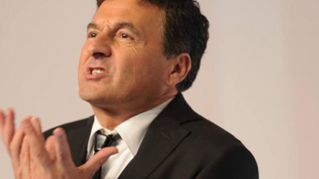 Tu si que vales 2016 | Teo Mammucari quarto giudice Simone Rugiati ... - zazoom.it