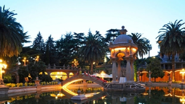 Veduta serale del parco di Villa Grock