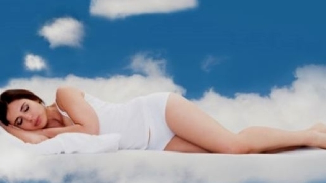 Una dieta bilanciata, ricca di vitamine, sali minerali o omega-3 migliora la qualit&agrave; del sonno.