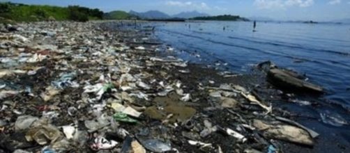 Rio n&atilde;o consegue nem limpar as &aacute;guas da Ba&iacute;a de Guanabara